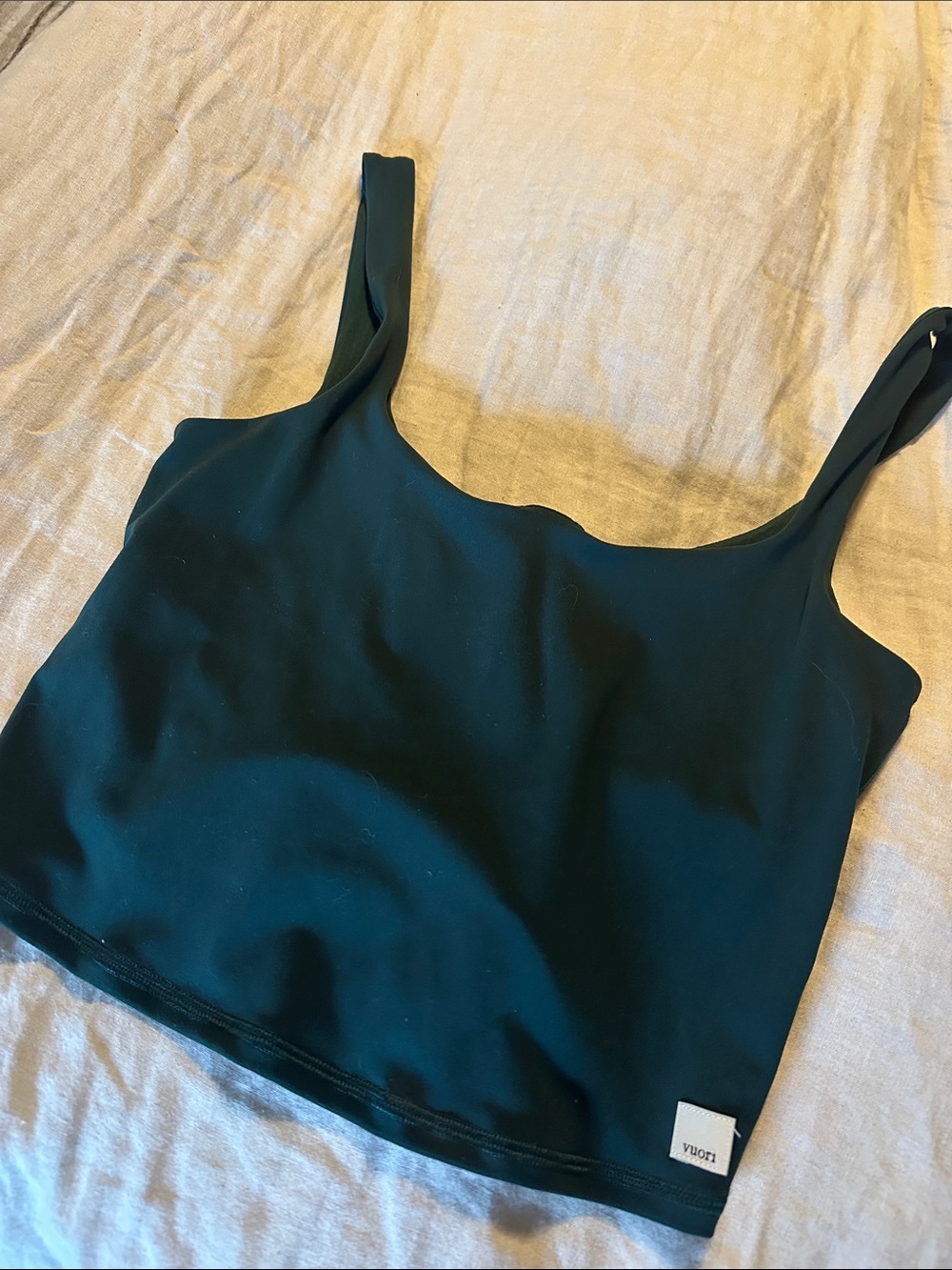 Vuori Daily Crop Tank - Picture 2 of 5